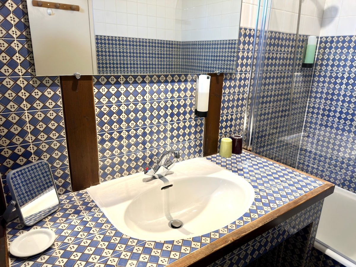 6b471847-73c8-4d63-a50c-e67bf9243ce3